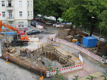 Schmutzwasser-Rückhaltebecken im Bau (Görlitzer Ufer, Landwehrkanal)